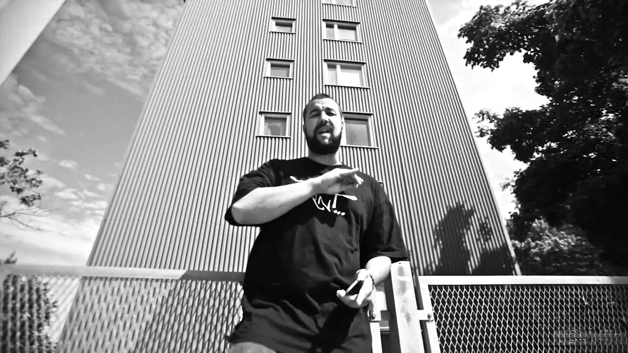 Aki - Fakk en catchig refr&auml;ng (official video) #r&ouml;dsommar