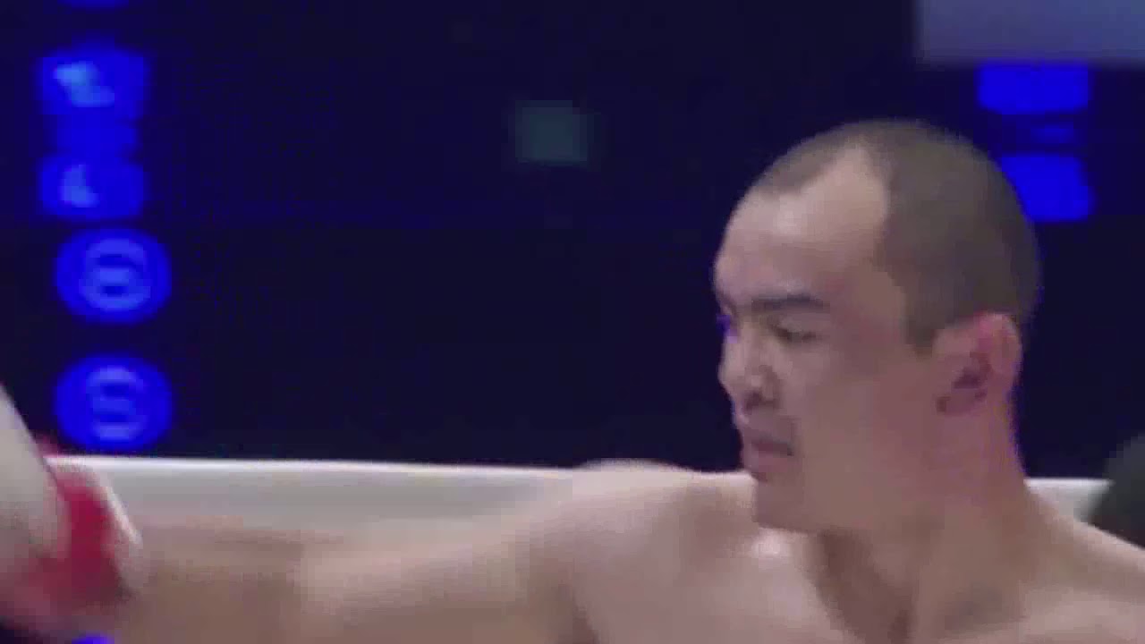 黑人拳王遇上&ldquo;天山巨炮&rdquo;努尔拉，结果惹怒对方，被打的嘴都歪了