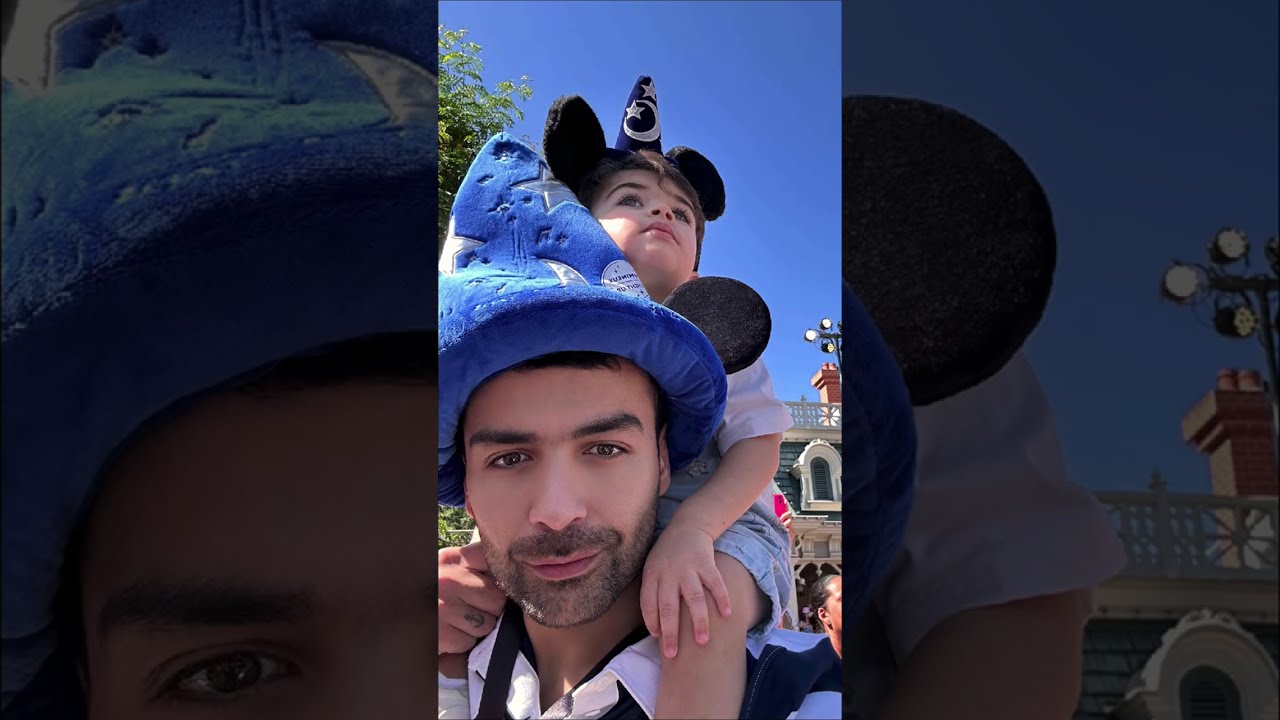 يا مساء الجمال و الدلال ادوم و عقيل و نوحي في ديزني لاند😍