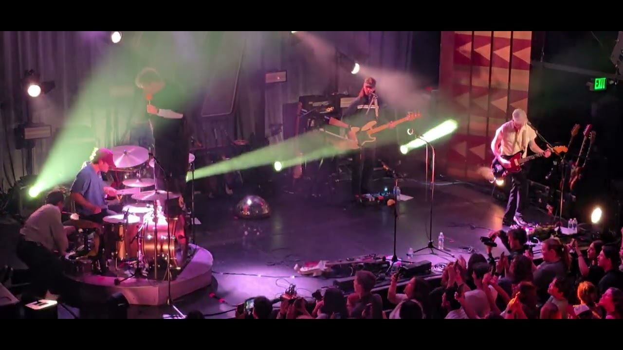Colony House (Silhouettes/Telephone Pole) live at The Regent LA. March 14th 2026.