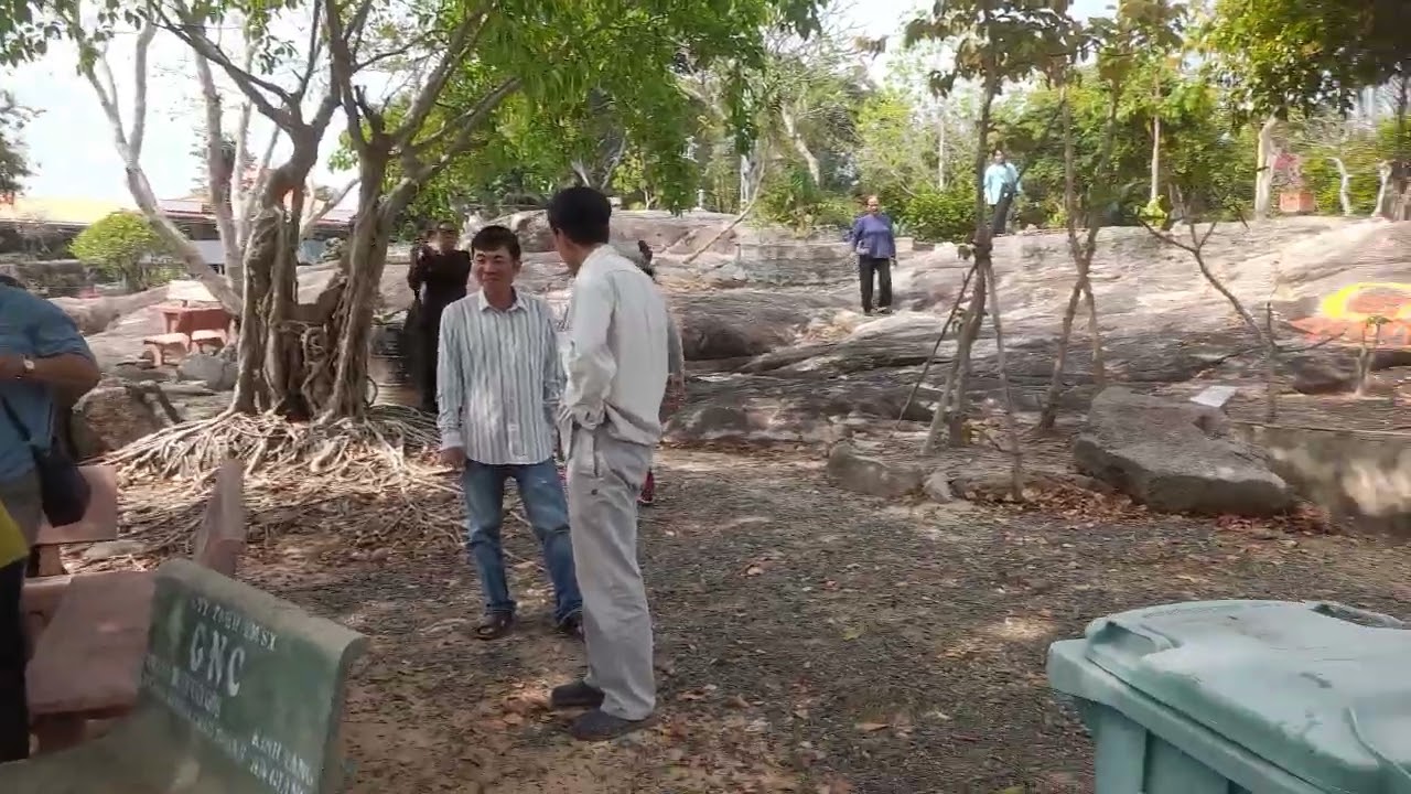 Đoàn đi 4 ông thẻ