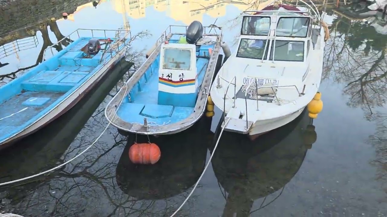 왜적들의 침략에 맞서 아군의 군선을 숨겨  전략적인 전술을 실행하기위해 만든 굴처럼 만든 비밀 장소  