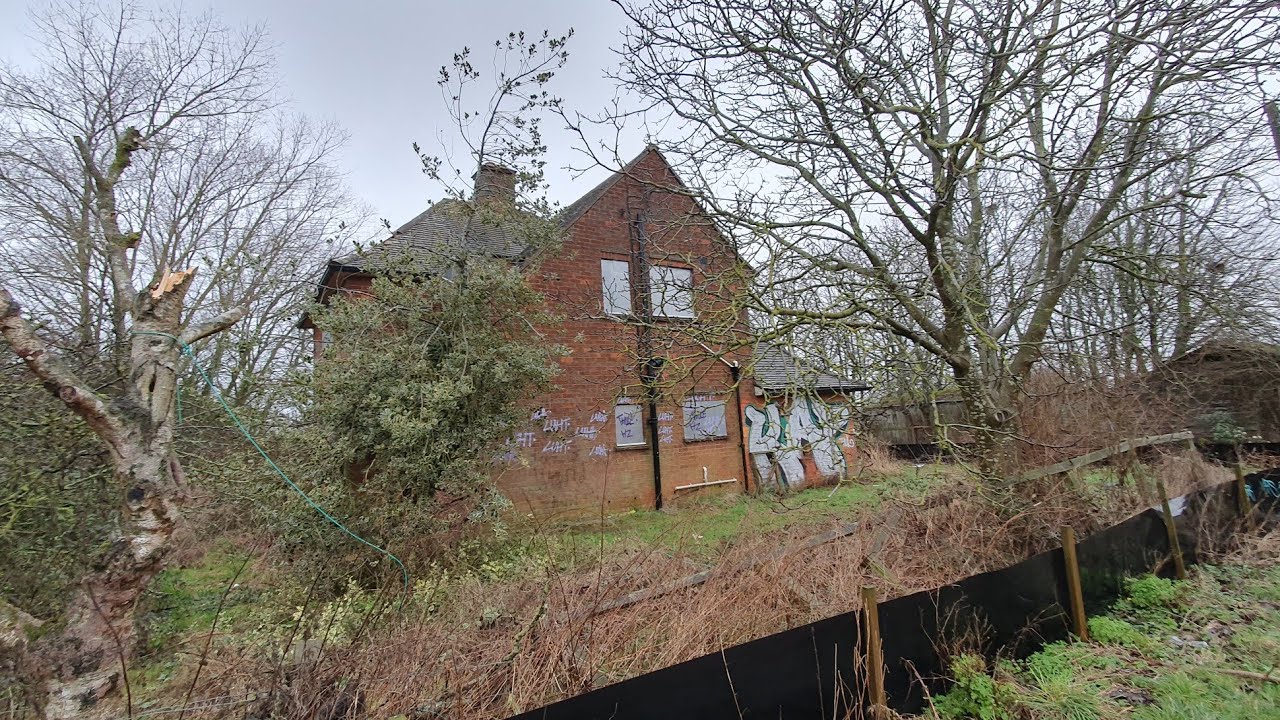Couple of #abandoned places in #miltonkeynes guys today #urbex 13/2/2024