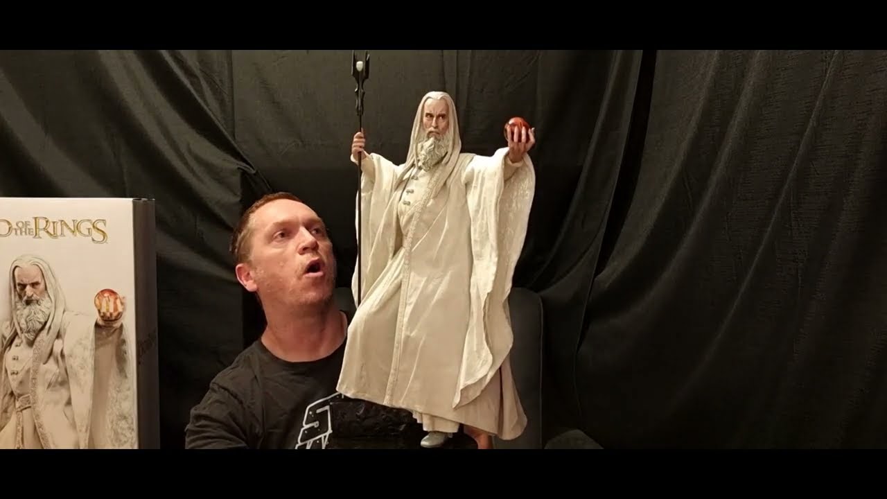 Saruman Premium Format Statue by Sideshow Collectibles