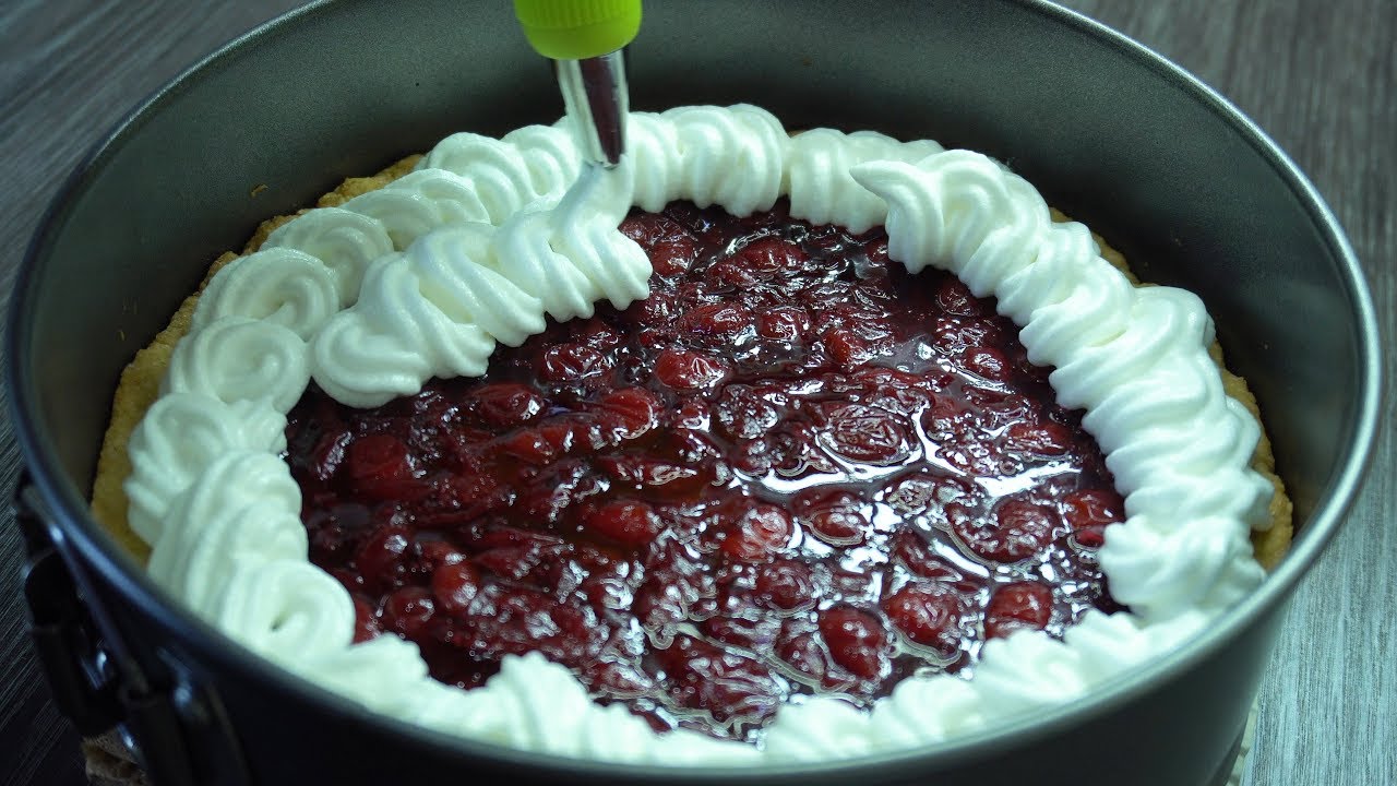 Cherry meringue pie | Recipe | Hungry Cat