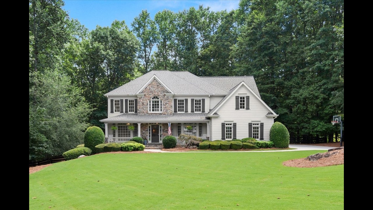 Perfect Layout in Milton's Taylor Glen | 5 Beds, Finished Basement & Private Backyard