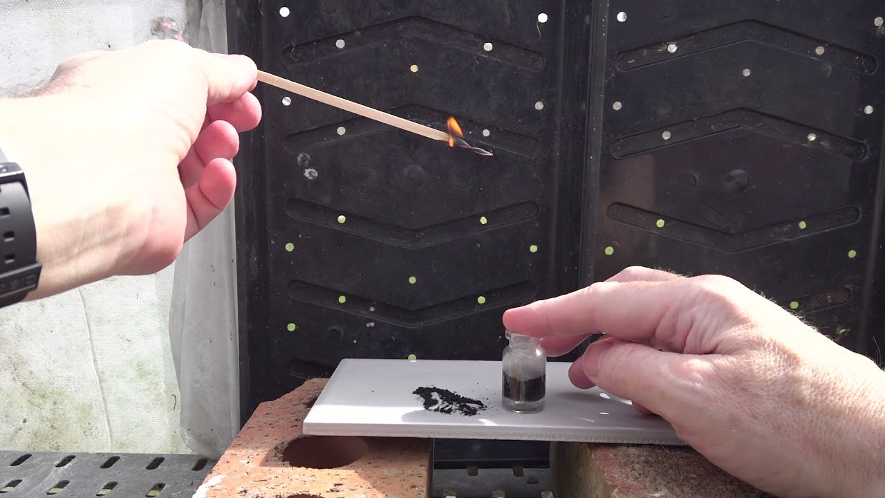 Testing for oxygen gas  C0055