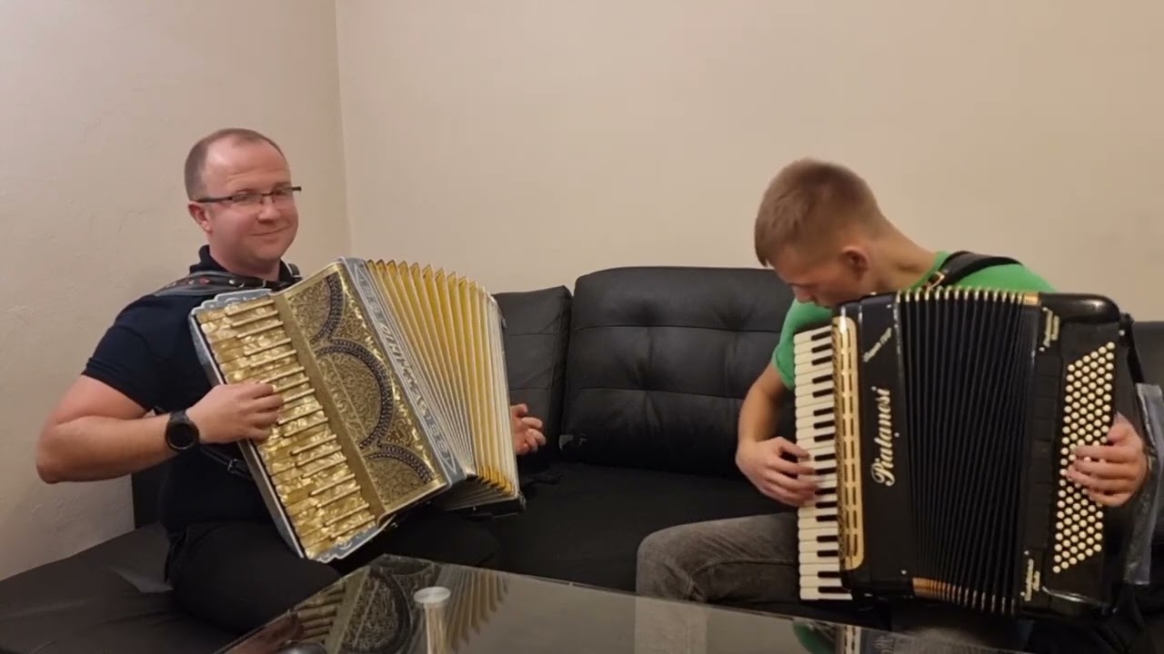 Tam za górami /walczyk/- na dwa akordeony z Ks. Piotrem [Duet akordeonowy] 😀🪗