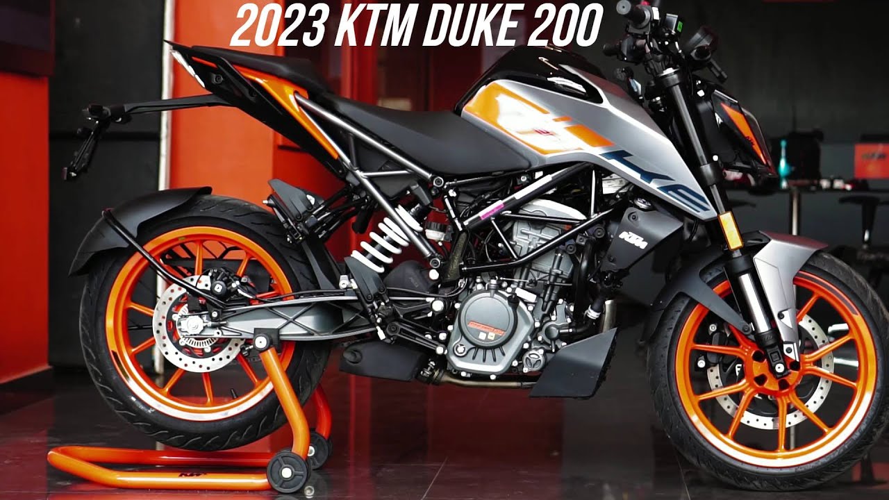 2023 KTM Duke 200 New Dark Silver Metallic Cinematic Walkaround Review