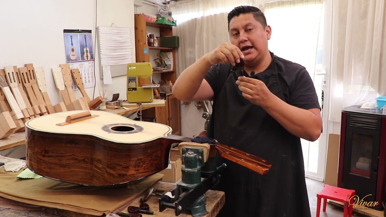 Tu Guitarr&oacute;n, &iquest;Con Clavijas Mecanizadas o Normales? | Instrumentos Vivar 🎸