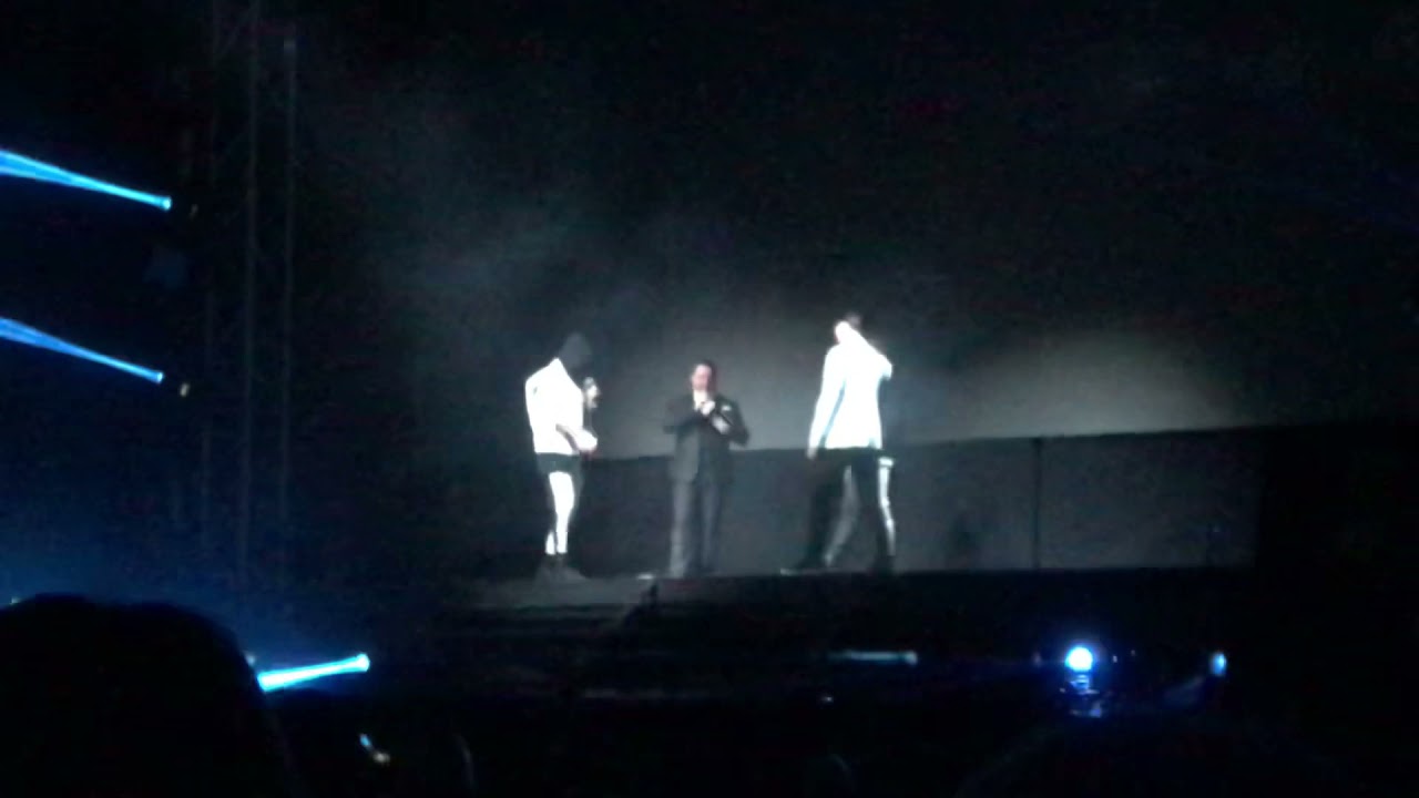 BOYZONE LIVE FROM ADELAIDE SOUTH AUSTRALIA STEPHEN GATELY TRIBUTE