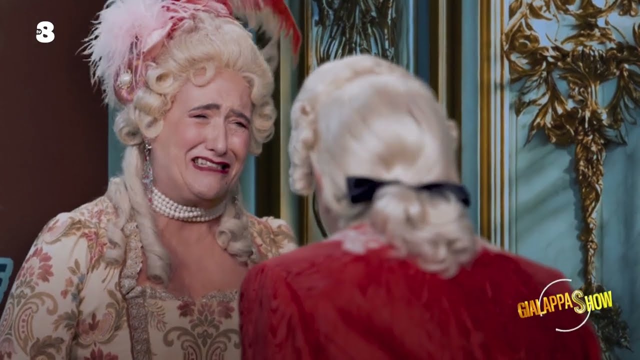 Sensualit&agrave; a Corte - Madre scende in politica - GialappaShow St.6