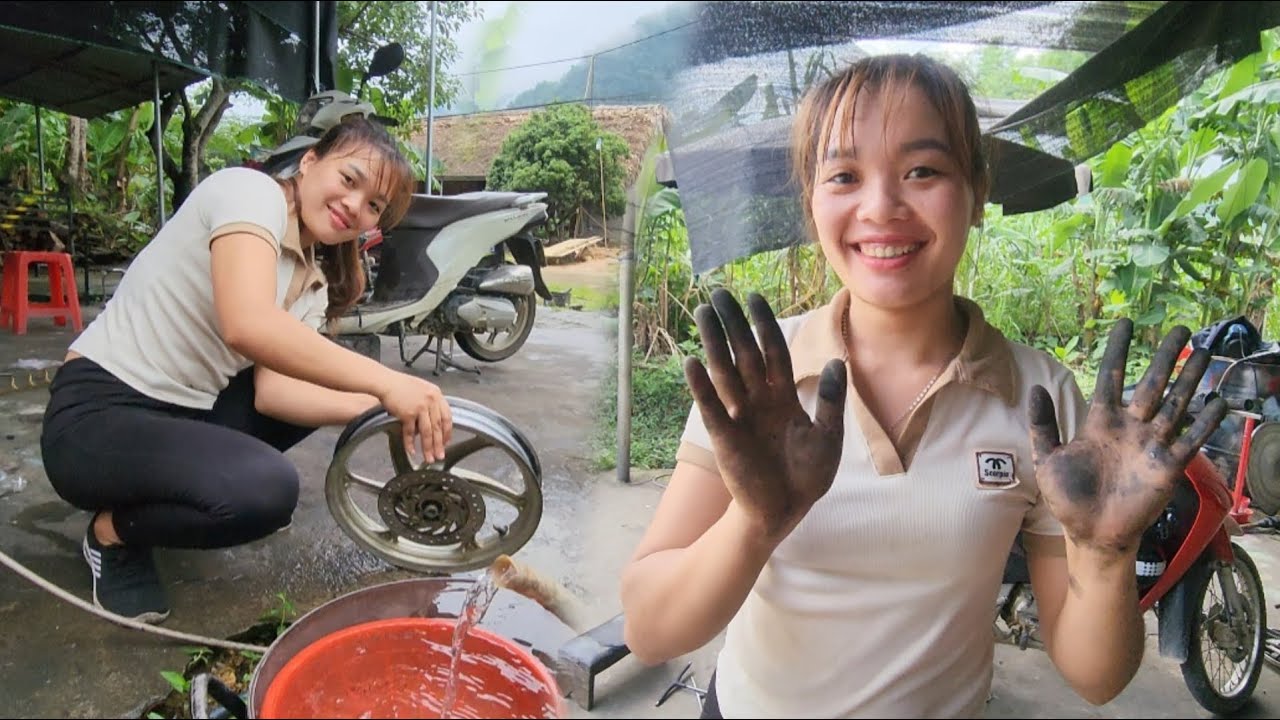One day repairing 4 motorbikes, replacing bearings, tires, lubricants, brake pads...Mechanical girl