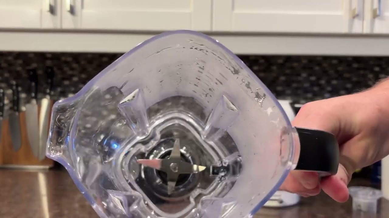 KitchenAid Pure Power Blender (KSB2072) vs. Boiling Hot Water