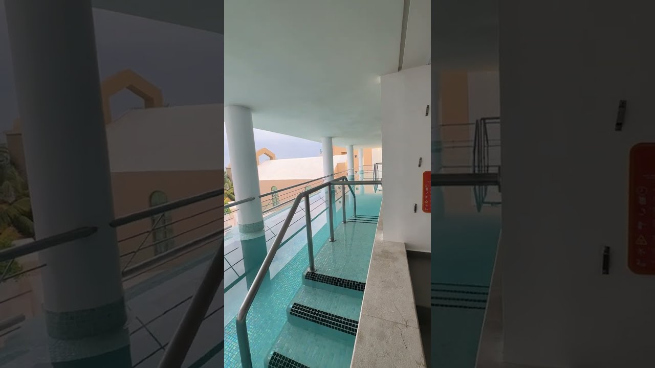 Nickelodeon Riviera Maya Swim-up Oceanfront Queen Suite