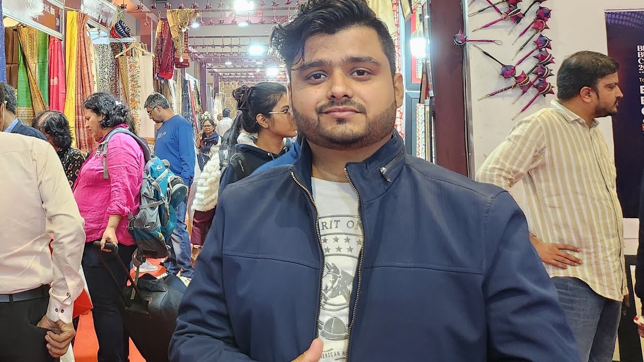 Ghumakkad Joshi LIVE