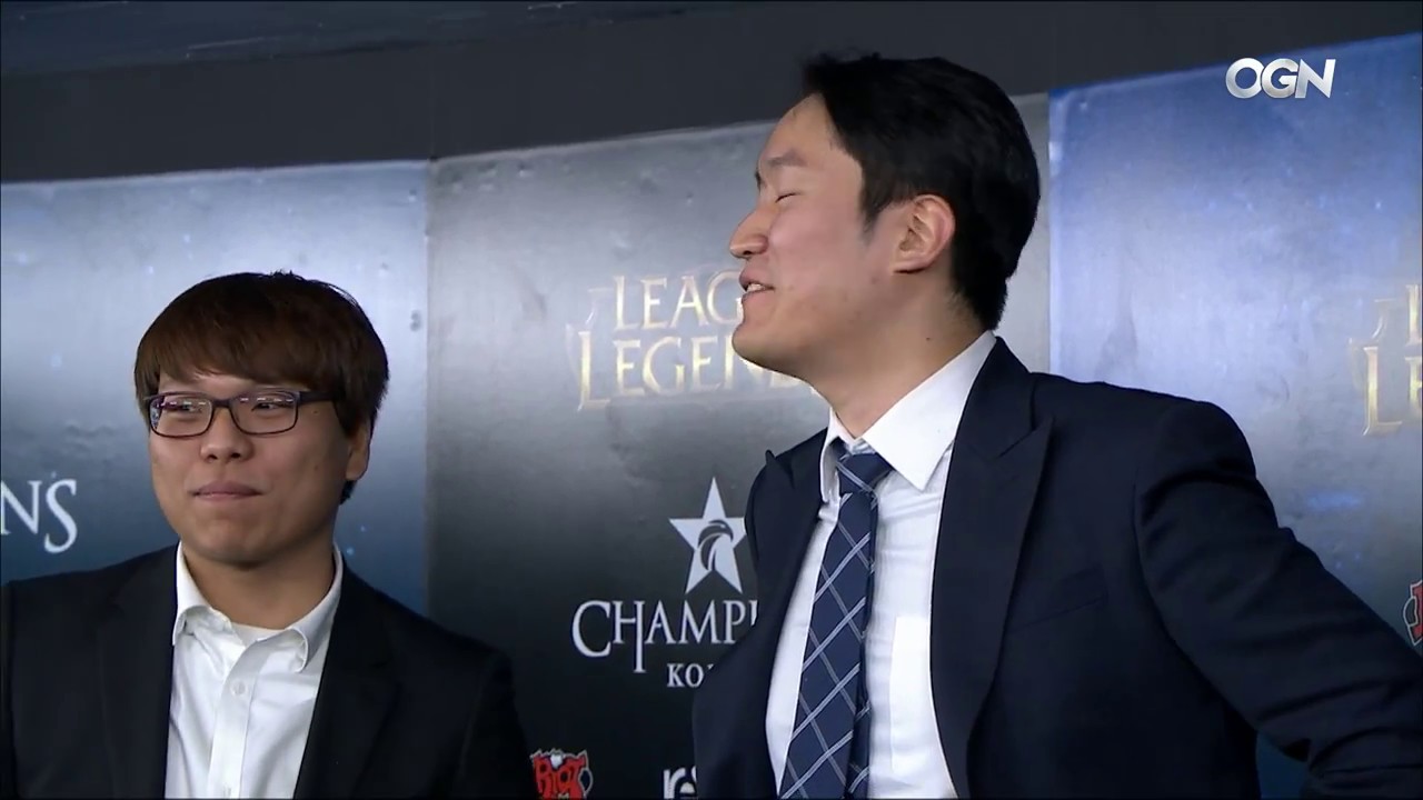LoL LCK Week 1 - BBQ OLIVERS postgame eye-catchy mask