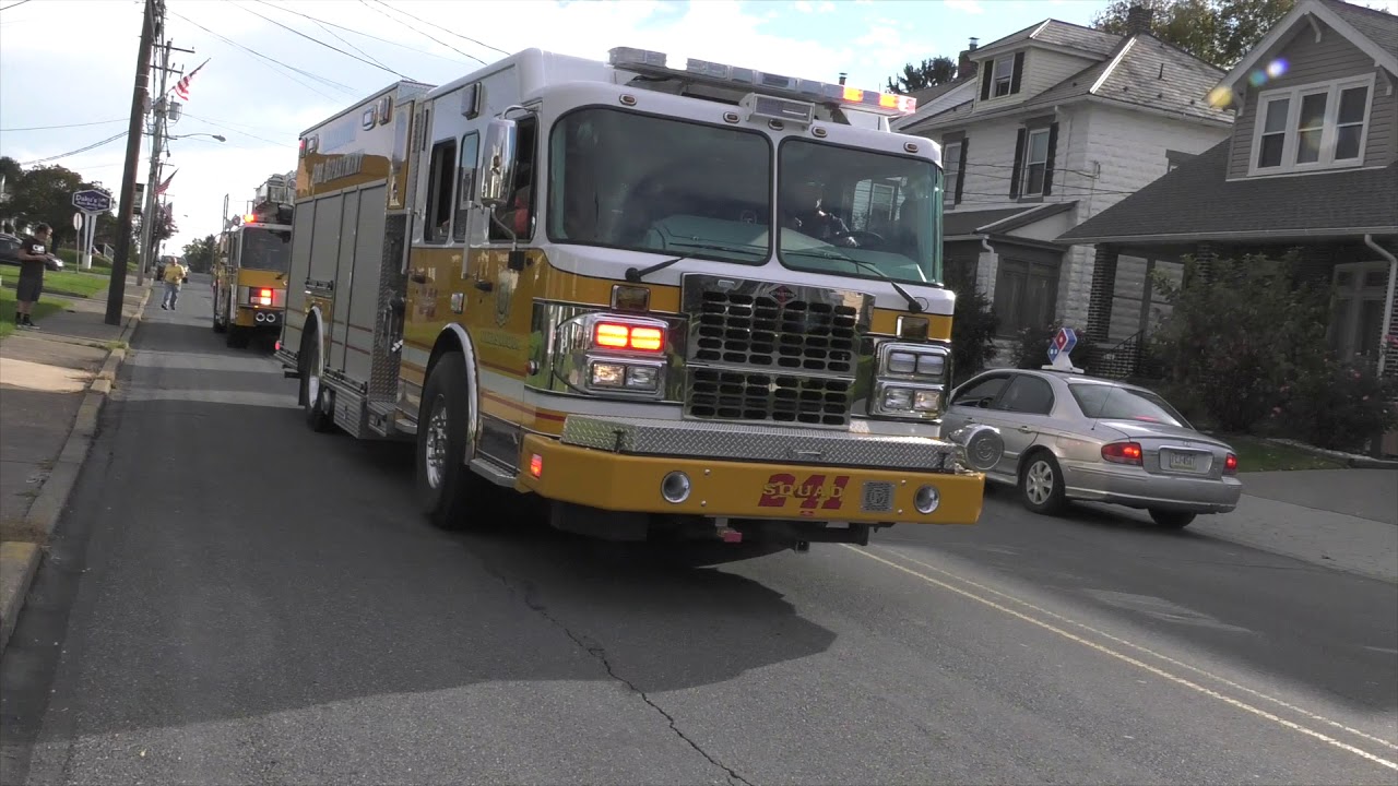 PRE-ARRIVAL: Firefighters responding to a working house fire 10/25/17