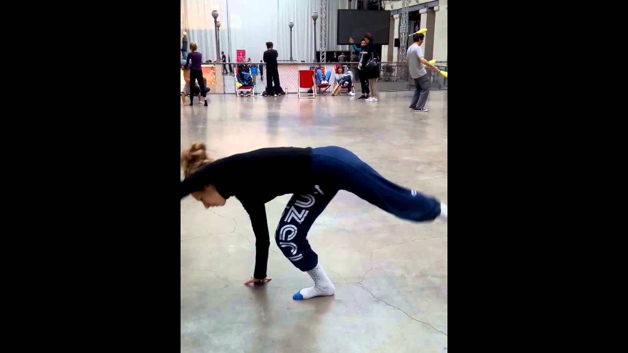 apprendre a faire la roue sur les mains