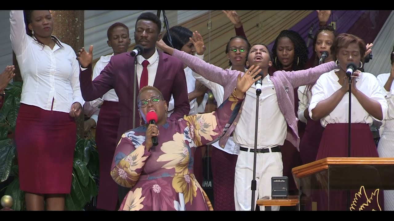 Ntokozo Mbambo Live In Gaborone Botswana