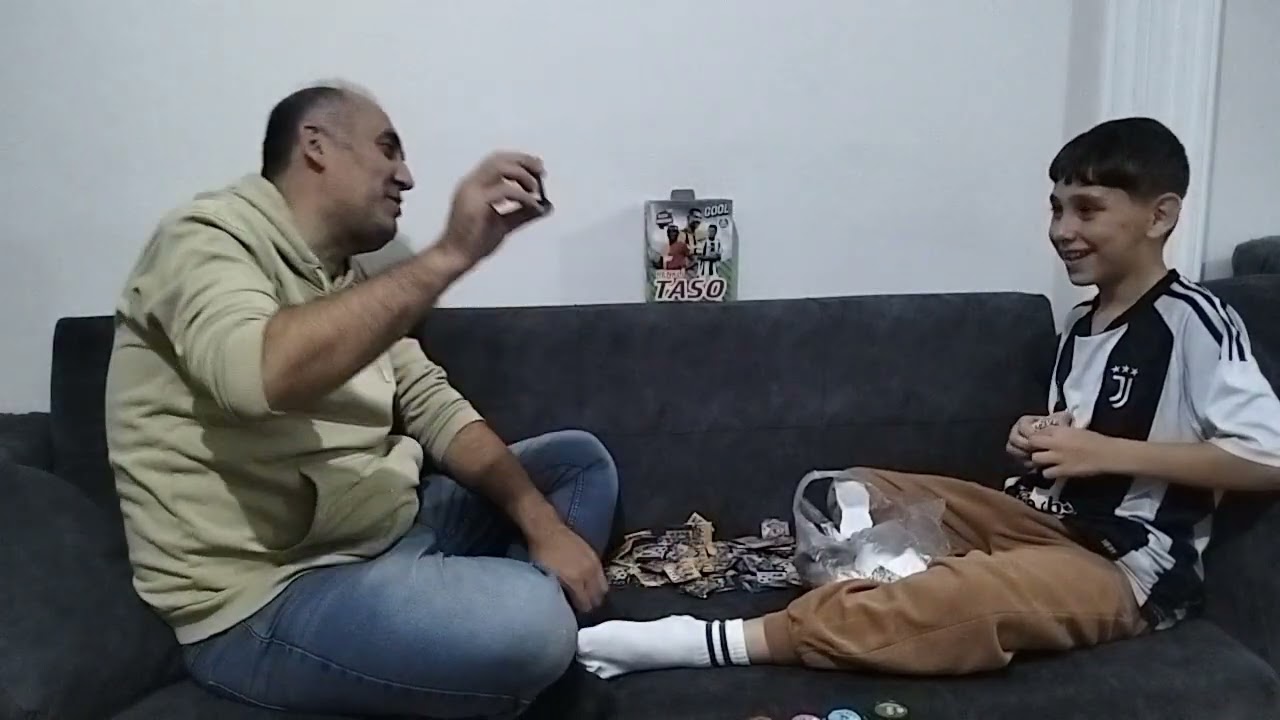 E. K ile birlikte futbolcu taso acılımı yapıyoruz ve oynuyoruz. 