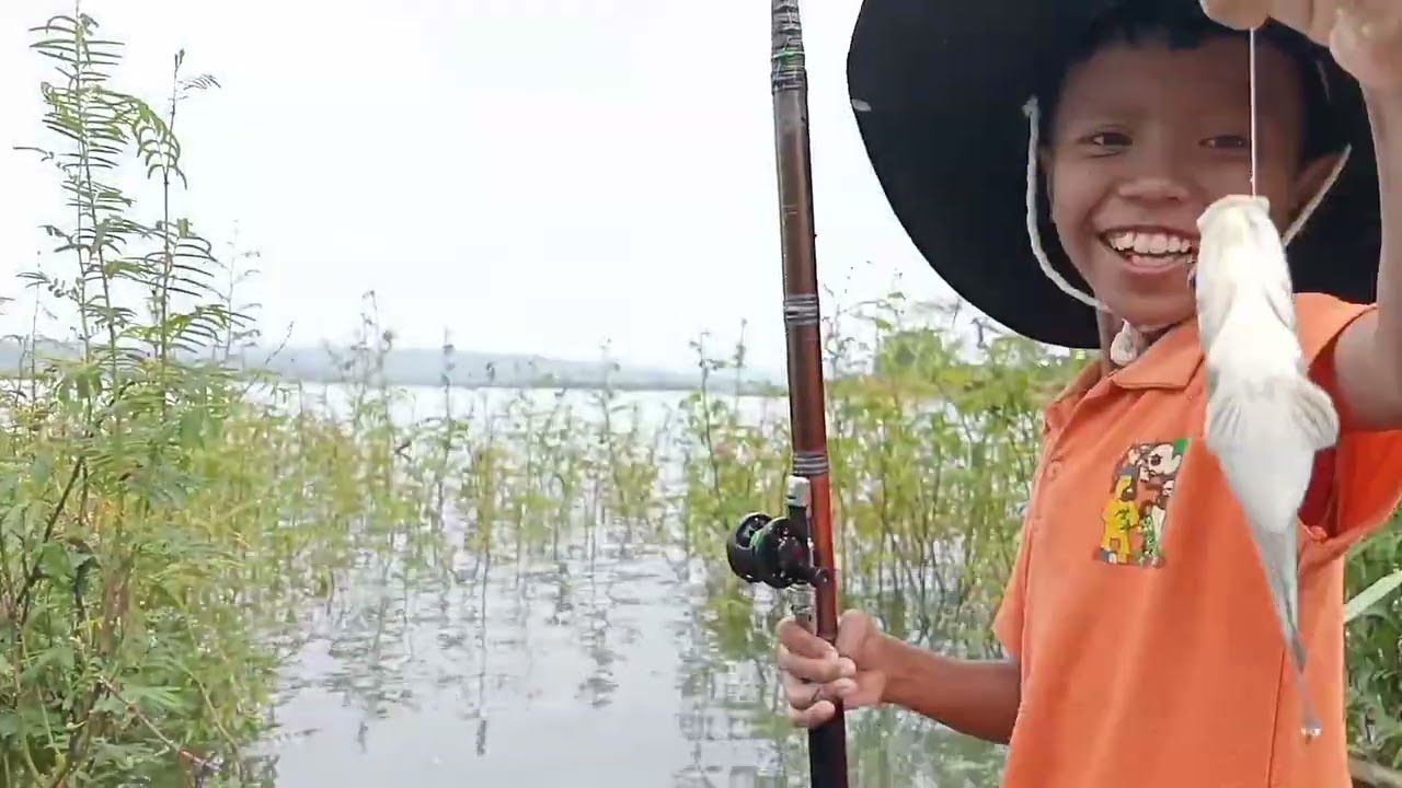 Hutan Klampis berduri bikin gemes,ikan makan bikin anak bahagia,