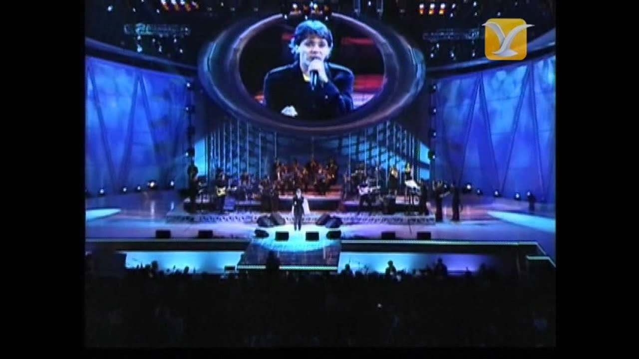 Cristi&aacute;n Castro, Azul, Festival de Vi&ntilde;a 2002