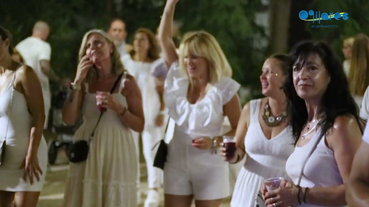 Ogíjares se viste de blanco para celebrar la fiesta ibicenca 🌙 | Verano 2022