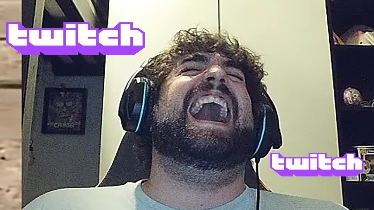 Reaction a merluz che doppia commenti, ed è subito epicità totale