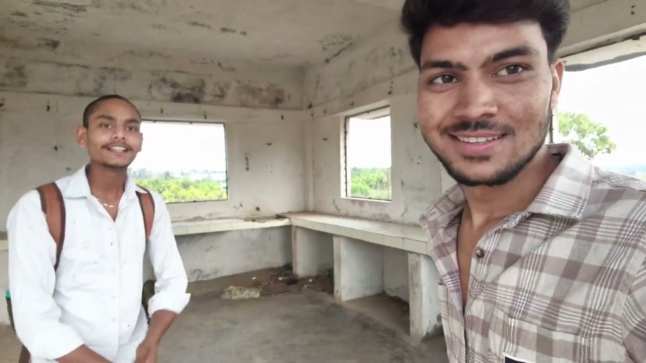 ChuChu blogger . Cameraman Deepak Rathore ke sath 😅😁😁