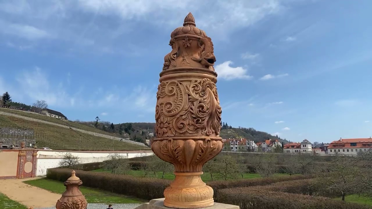 Trojský zámek (komentovaná prohlídka)