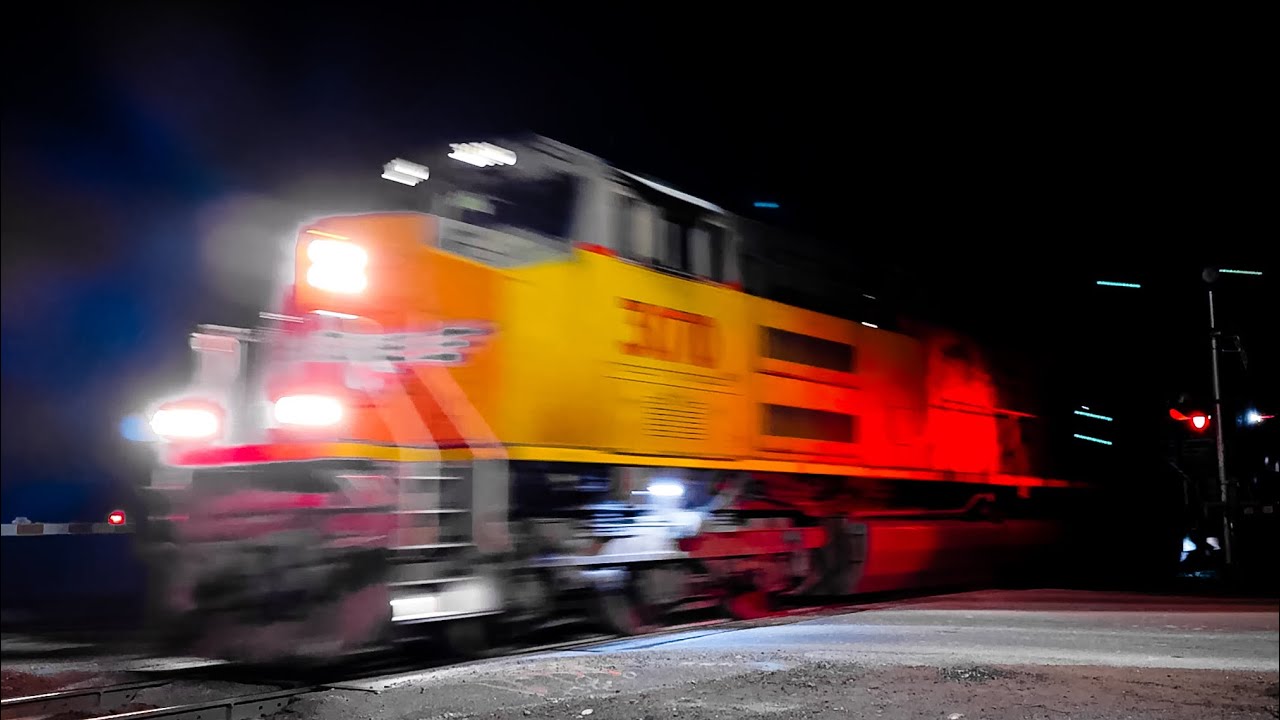 EMD SD70ACe-T4 (tier 4) leads the MYROG!