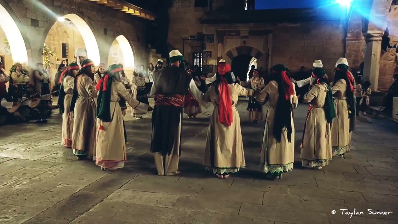Hacı Bektaş Veli aşkına,Canlar Hünkarın Dergahında aşk halindeler..