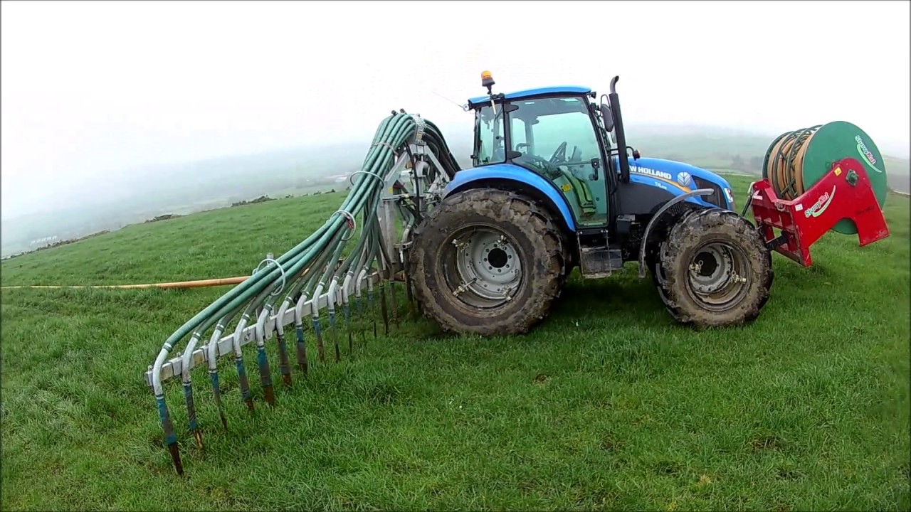 Umbilical slurry spreading with a New Holland T4.105 and SlurryKat 9m dribble bar