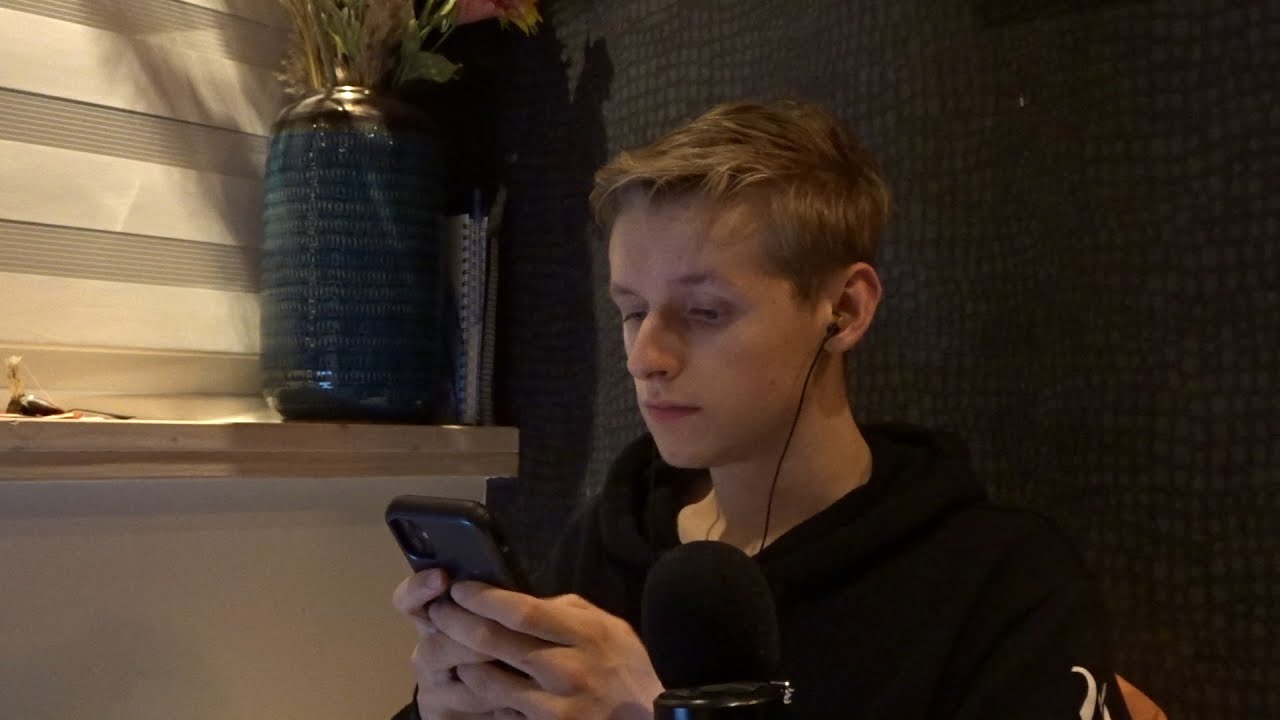 ASMR Kamergenoot Verziekt Je Vakantie - Roleplay - ASMR Nederlands