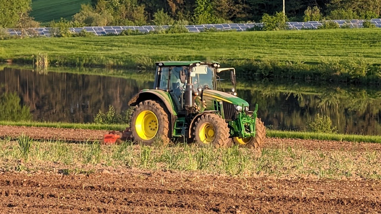 John Deere 6120m AutoPowr mit Starfire 7000 GPS Empfänger und Howard Fräse Winterbegrünungs-Sturz