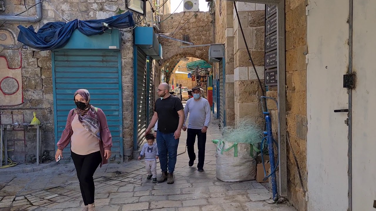 ידעתם? השוק של עכו העתיקה הוא בעצם דרך המלך הצלבני. ויש גם  קשר לגנואה וונציה האיטלקיות. צפו בוידאו.