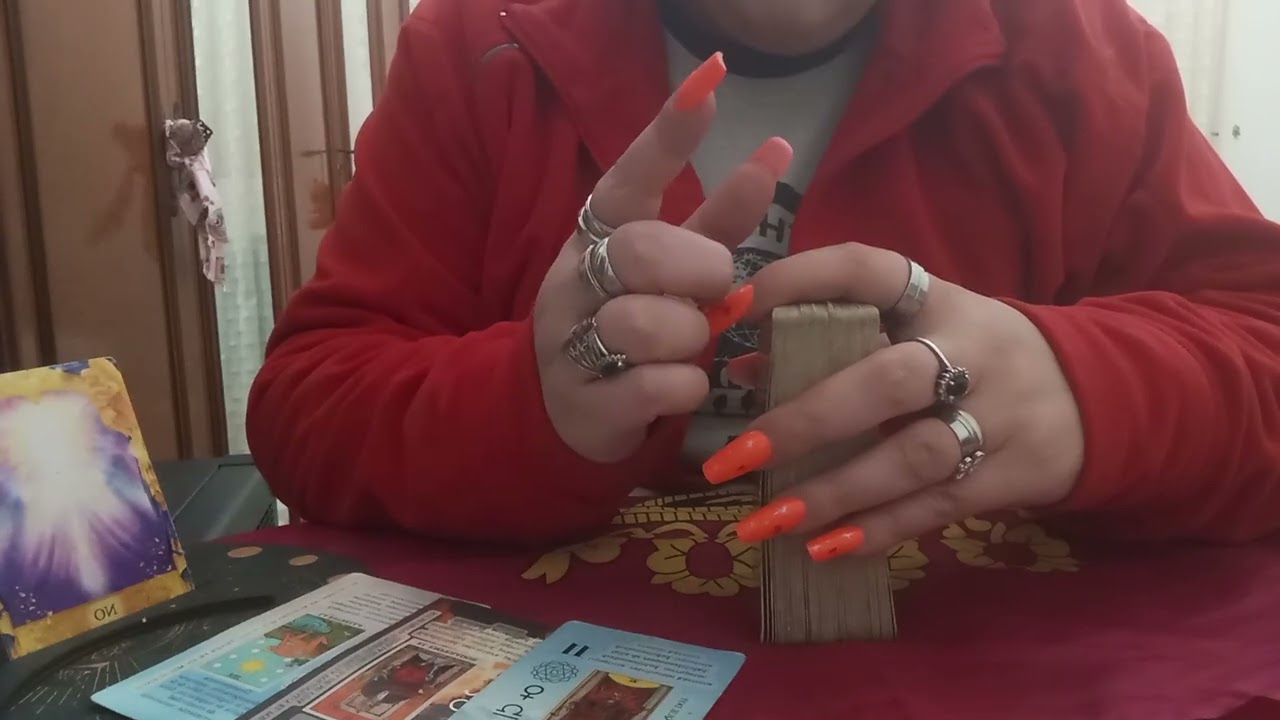 Tauro sufres mucho por un ex ,estás muy atado a esta persona ,debes cerrar ciclos 