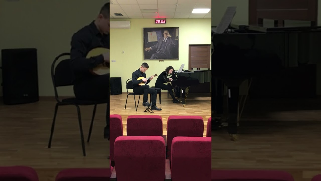Репченко Иван Алексеевич. Категория: 4. Инструмент : домра.