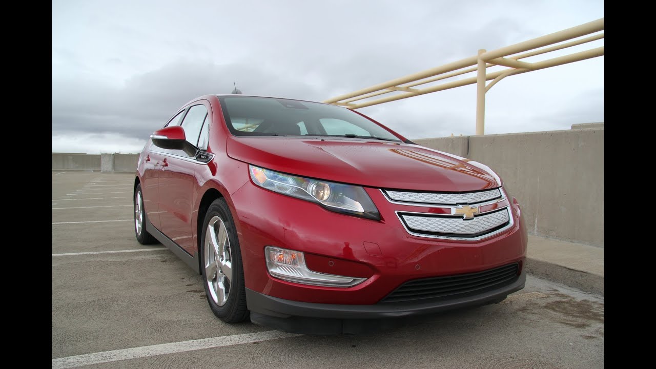 2013 Chevrolet Volt Range Extending EV / Plug In Hybrid Review