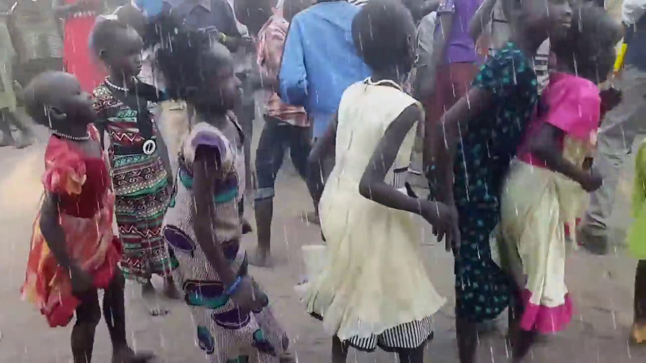 Bilpam Akech-Welkua live performance in the village