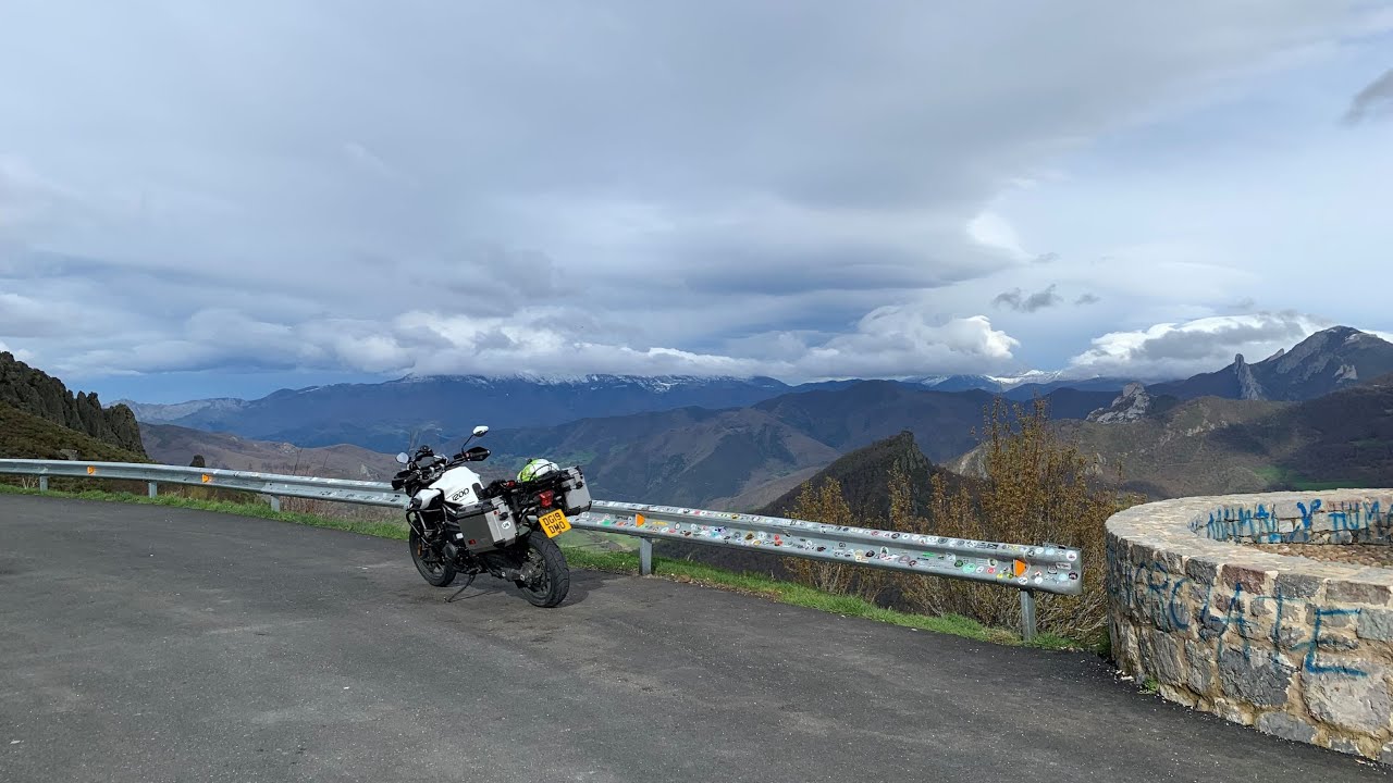Potes Triangle Side 3/3 - Panes to Riaño (Picos de Europa). Motorbike complete route