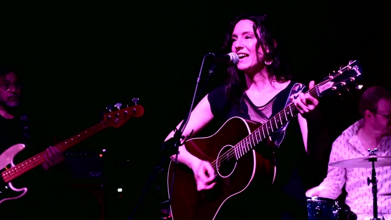 Janet Batch performs 