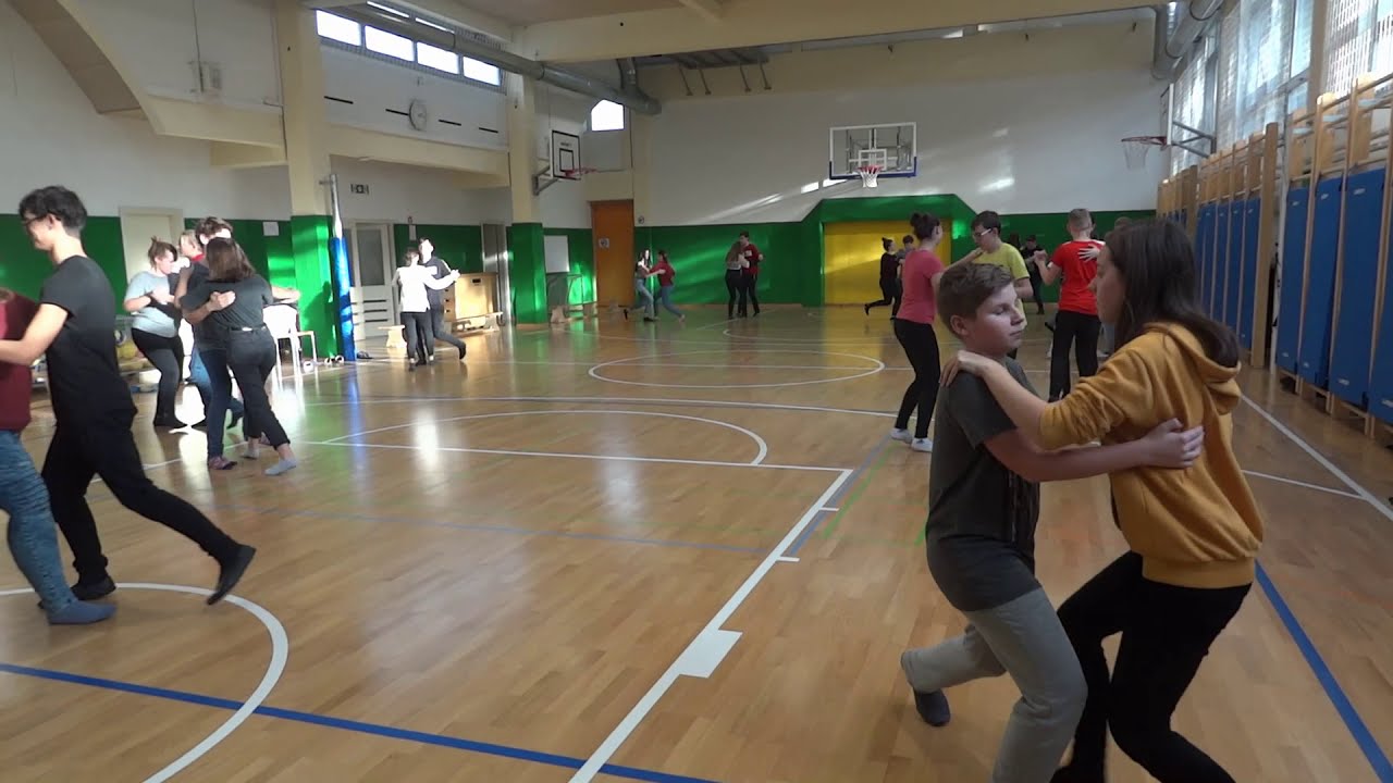 Dunajski valček desni obrat