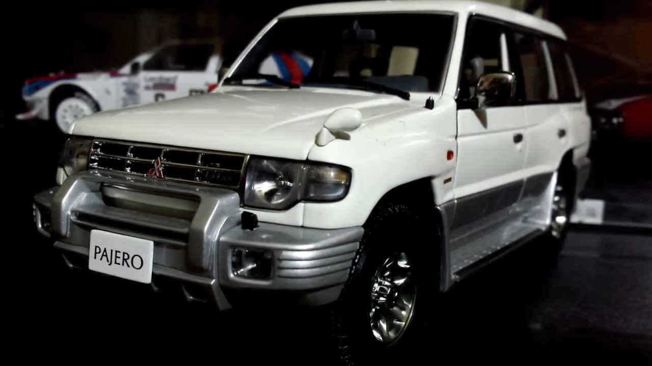 Autoart Mitsubishi Pajero Scala 1/18