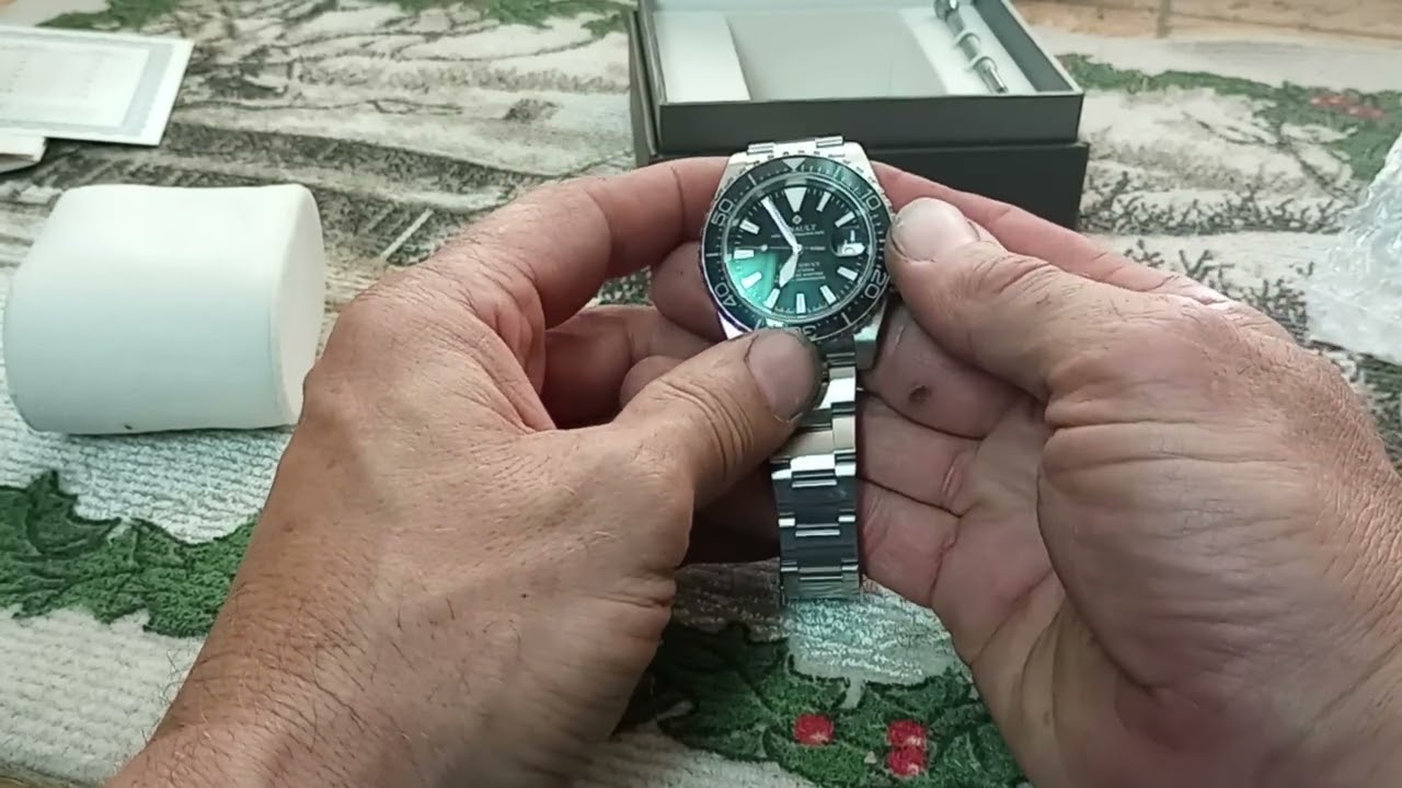 Ginault Silent Service with date and cyclops