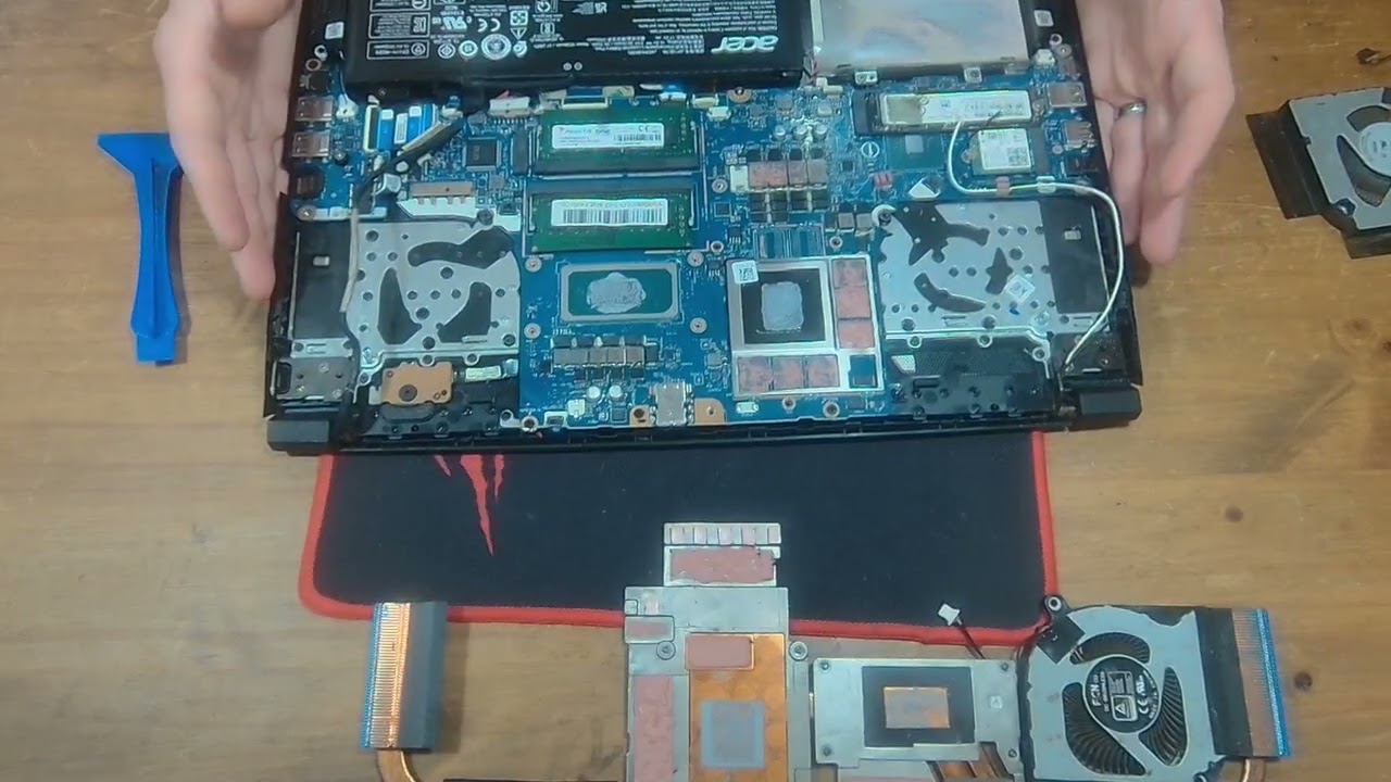 Predator Helios 300 - troca pasta térmica + thermal pads e limpeza ventoinhas