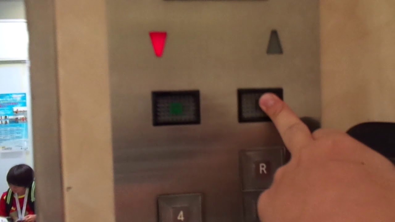 AMAZING! Old Classic 1978 Hitachi Traction Elevator  @ Saikaya Department Store, Fujisawa, Japan