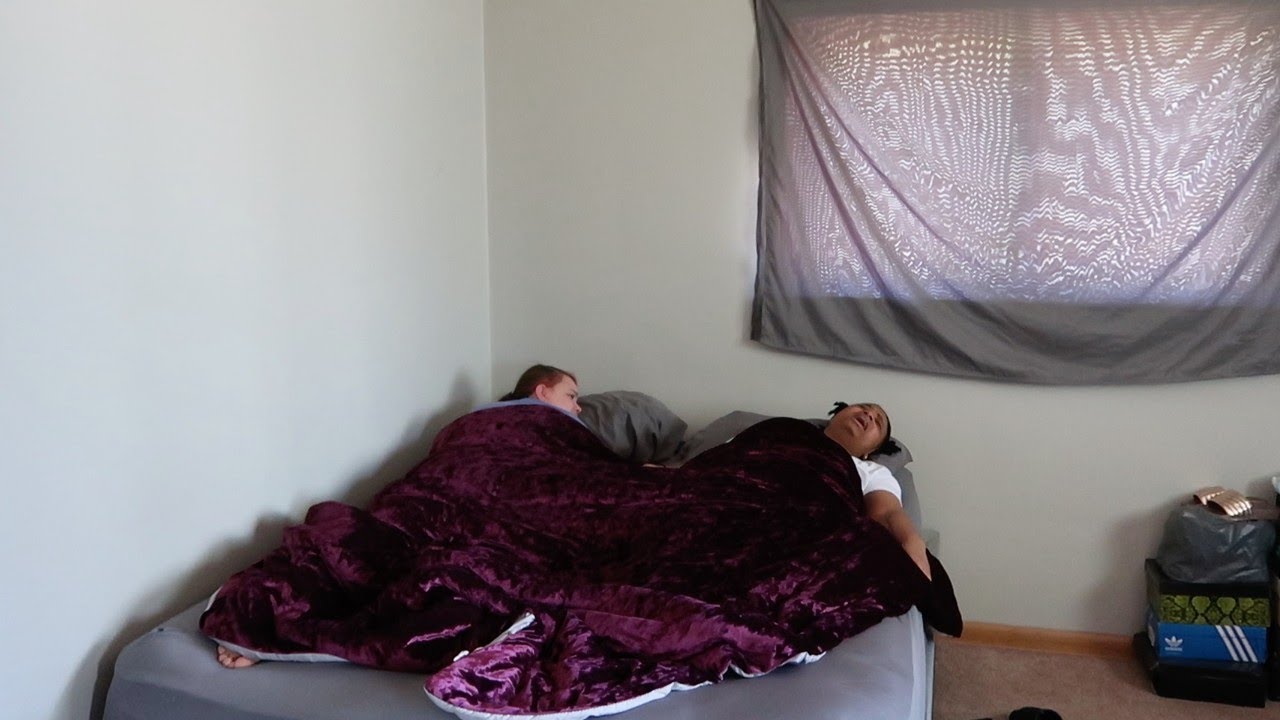 SCREAMING IN MY SLEEP TO SEE GIRLFRIEND REACTION.. GONE WRONG