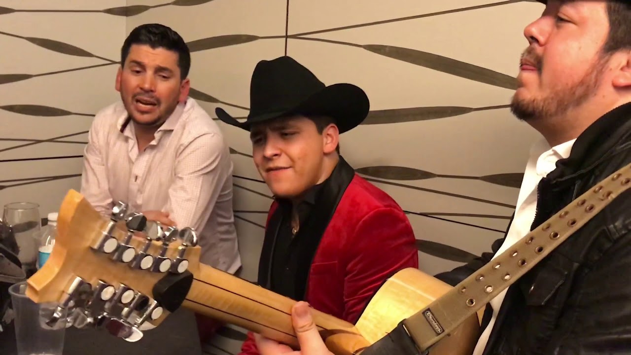 Adiós Amor - Christian Nodal y El Flaco de Los Recoditos en los Premios Furia